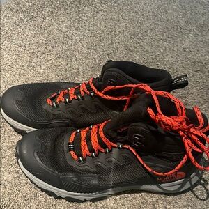 New without box, hiking boots from the north face. Men’s size 7.5.